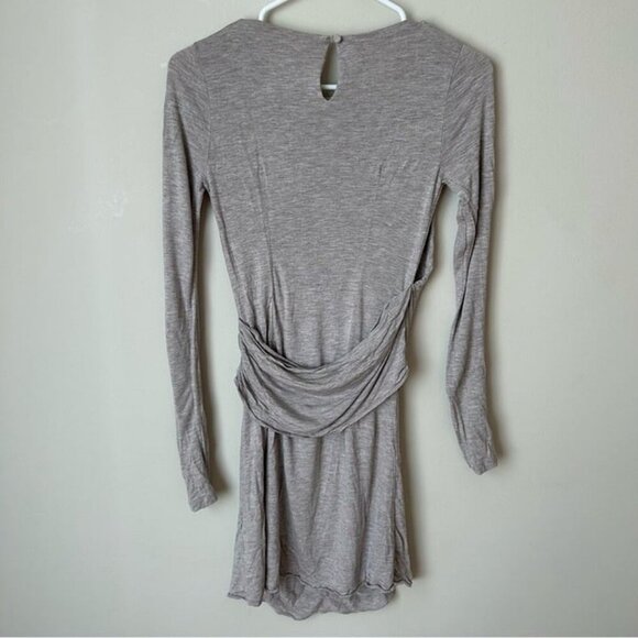 Jill Stuart Light Grey Long Sleeve Deep Scoop Crewneck Mini Dress Women’s Size 2 - Picture 4 of 5